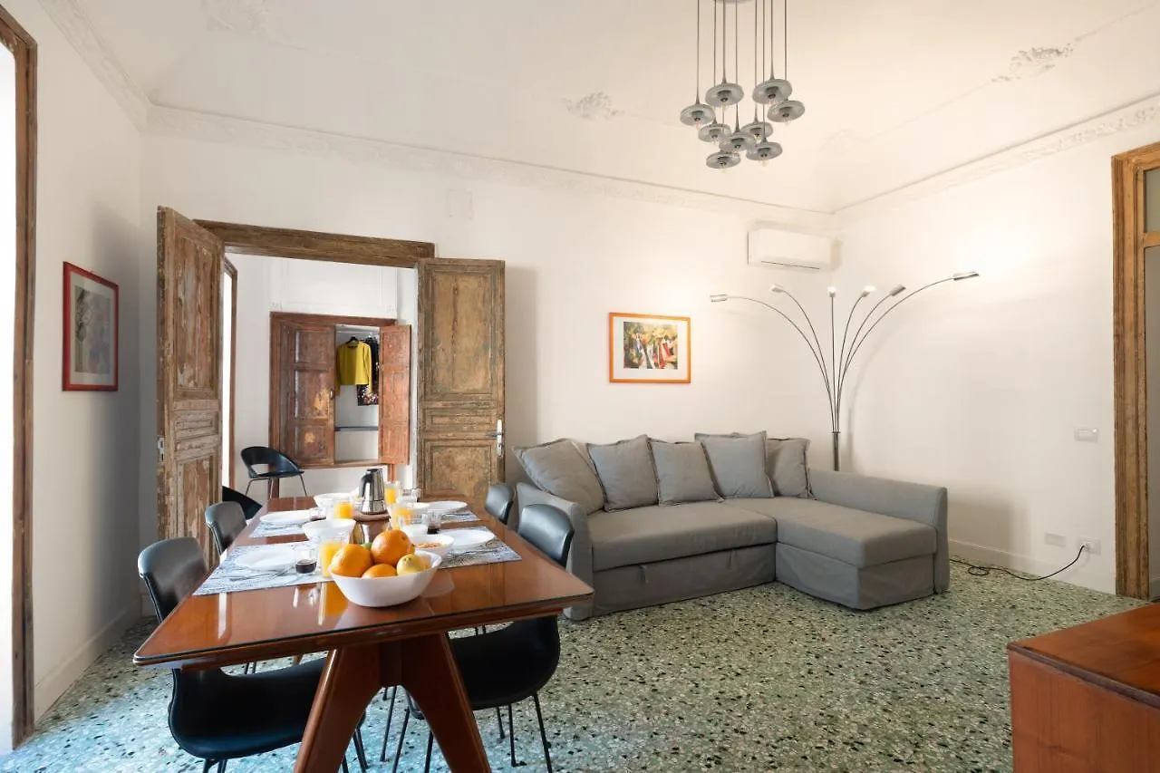 124 Maqueda Apartments Palermo 0*,  Italia